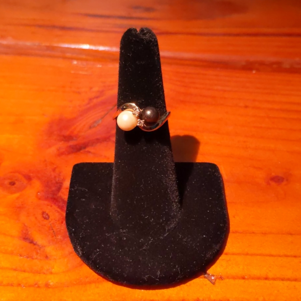 14k Pearl Diamond Ring